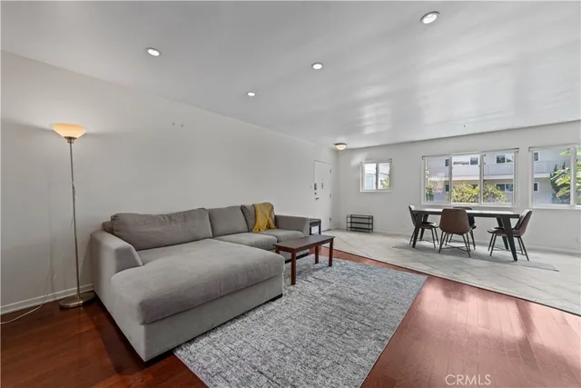 $675,000 | 1525 North Hayworth Avenue, Unit 205, Los Angeles, CA 90046