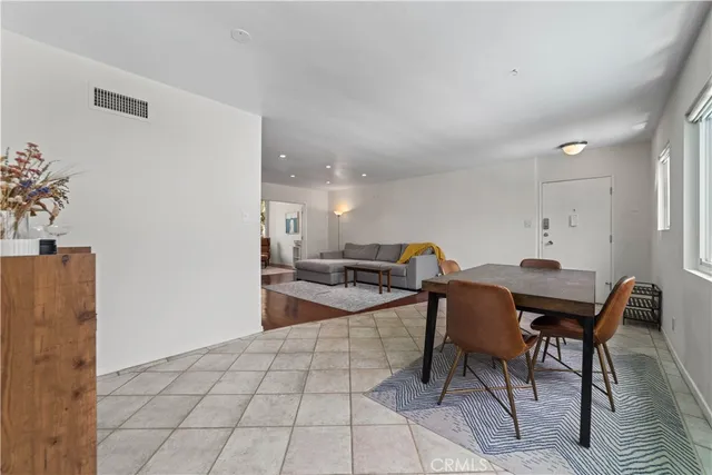 $675,000 | 1525 North Hayworth Avenue, Unit 205, Los Angeles, CA 90046