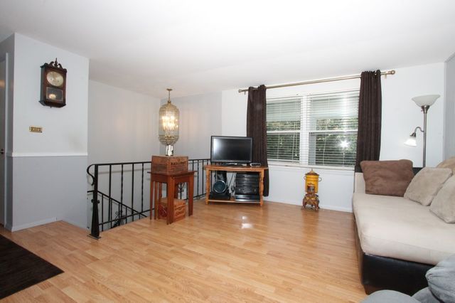 1412 Hainesville Road Round Lake Beach, IL 60073 - Photo 3 of 20 Gallery Image 3