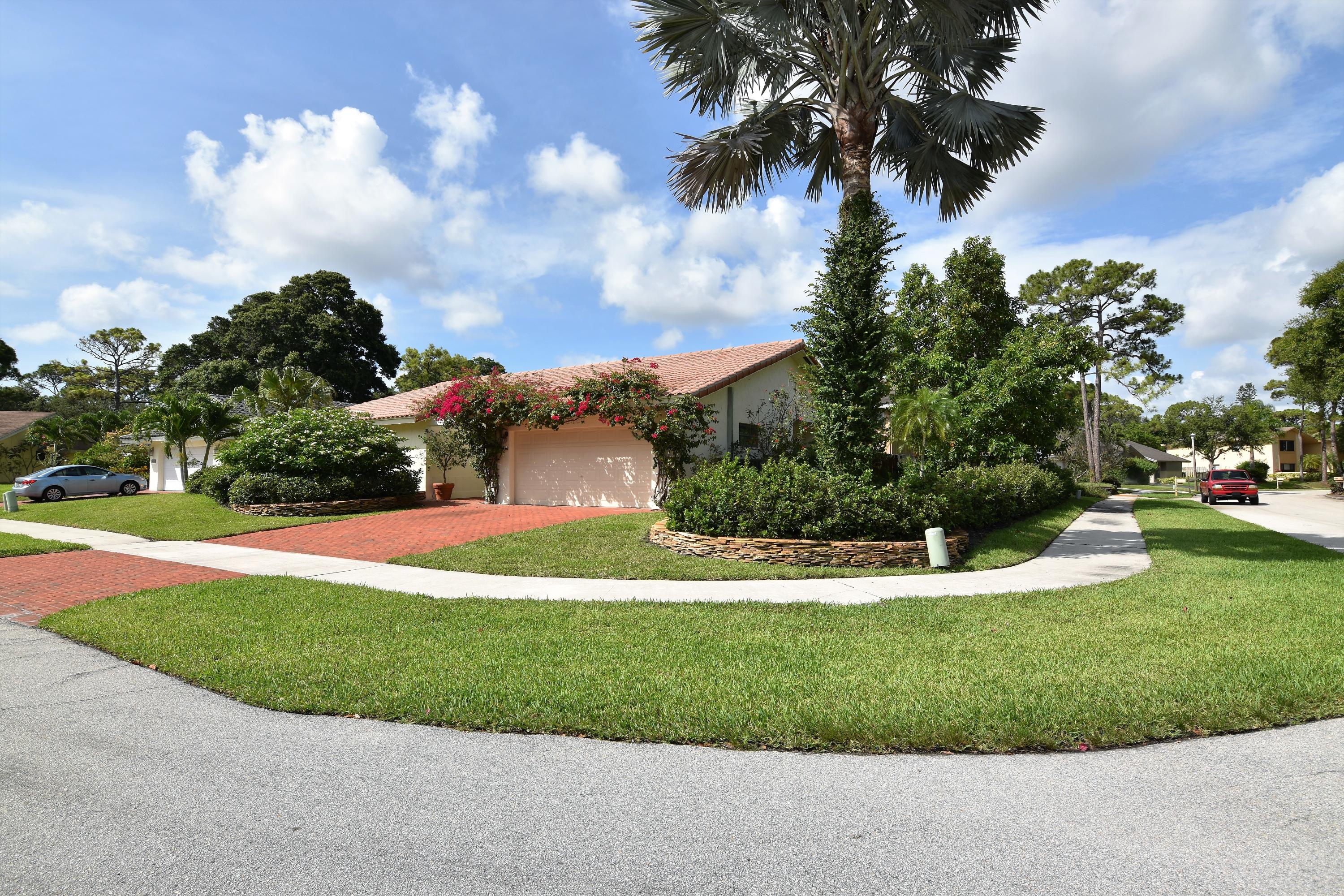2424 Northwest 29th Road Boca Raton, FL 33431 - Photo 3 of 59 Corner Lot