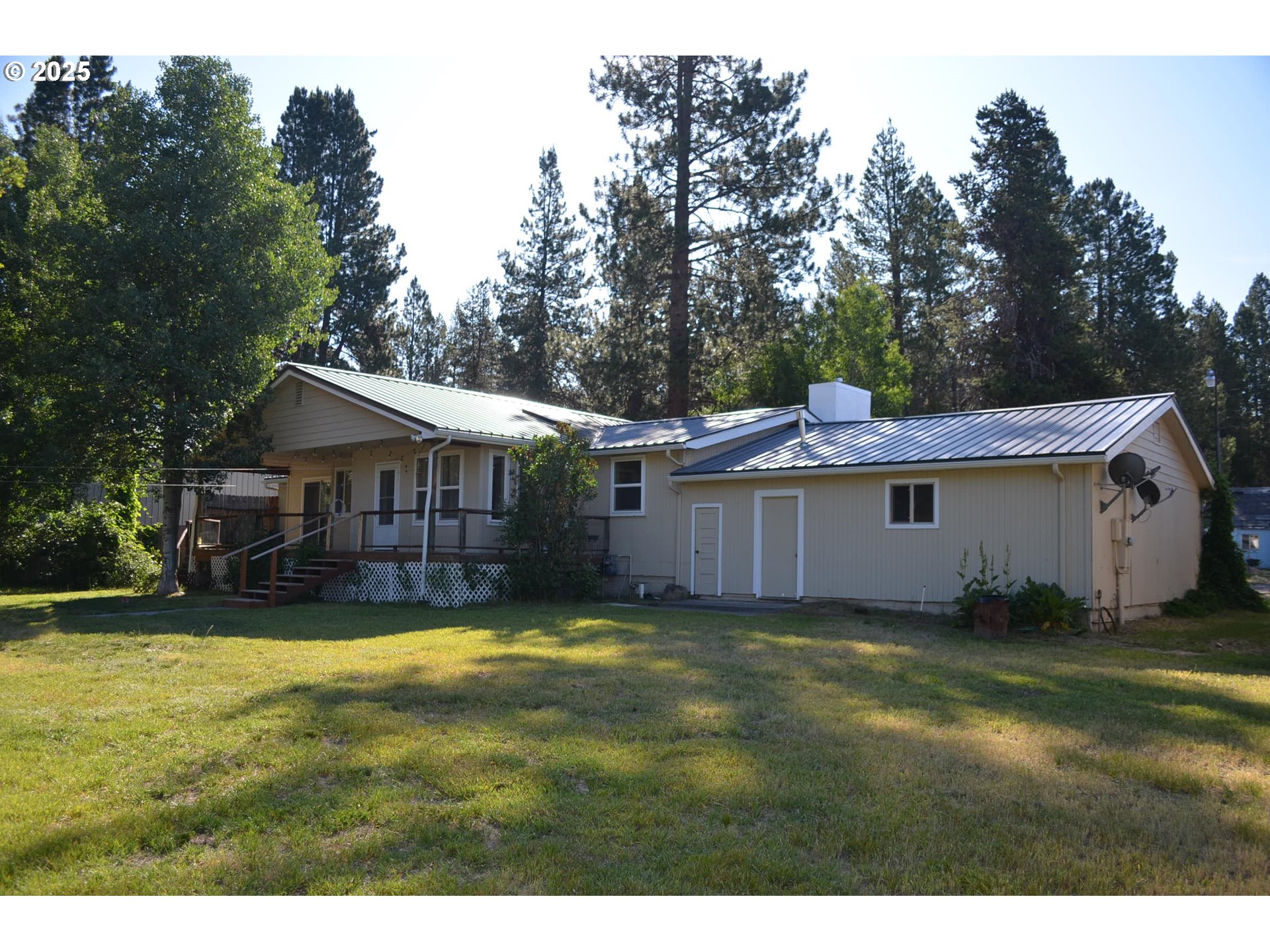 137008 Main Street Crescent, OR 97733 - Photo 36 of 46 a view of a house with a yard