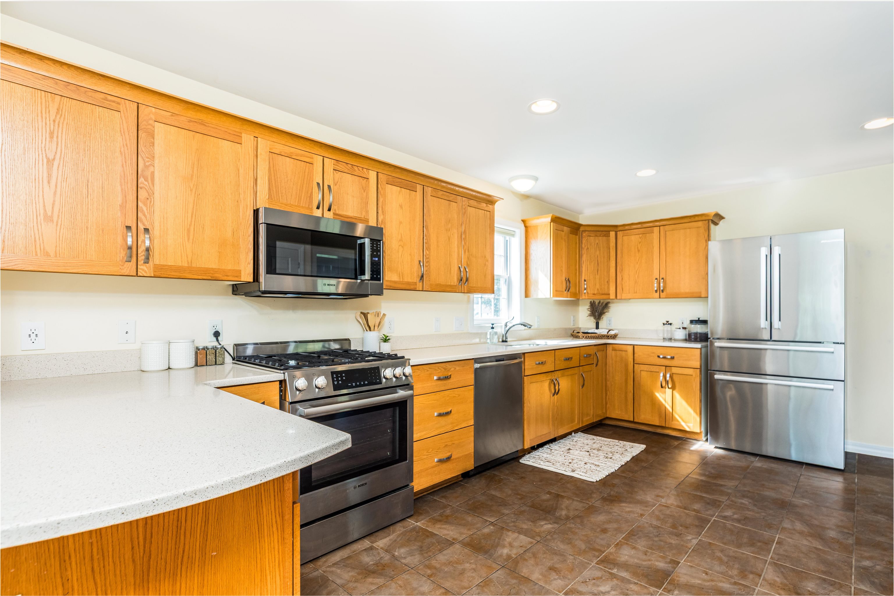 9 Seaborne Drive Dover, NH 03820 - Photo 4 of 28