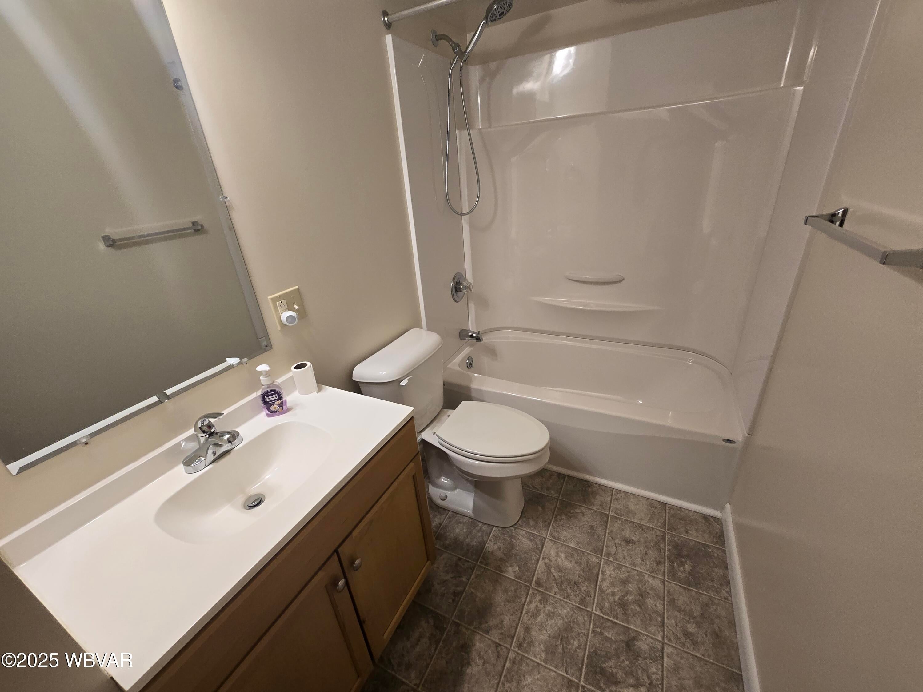 2142 Reed Street Williamsport, PA 17701 - Photo 3 of 21 20250804_092712