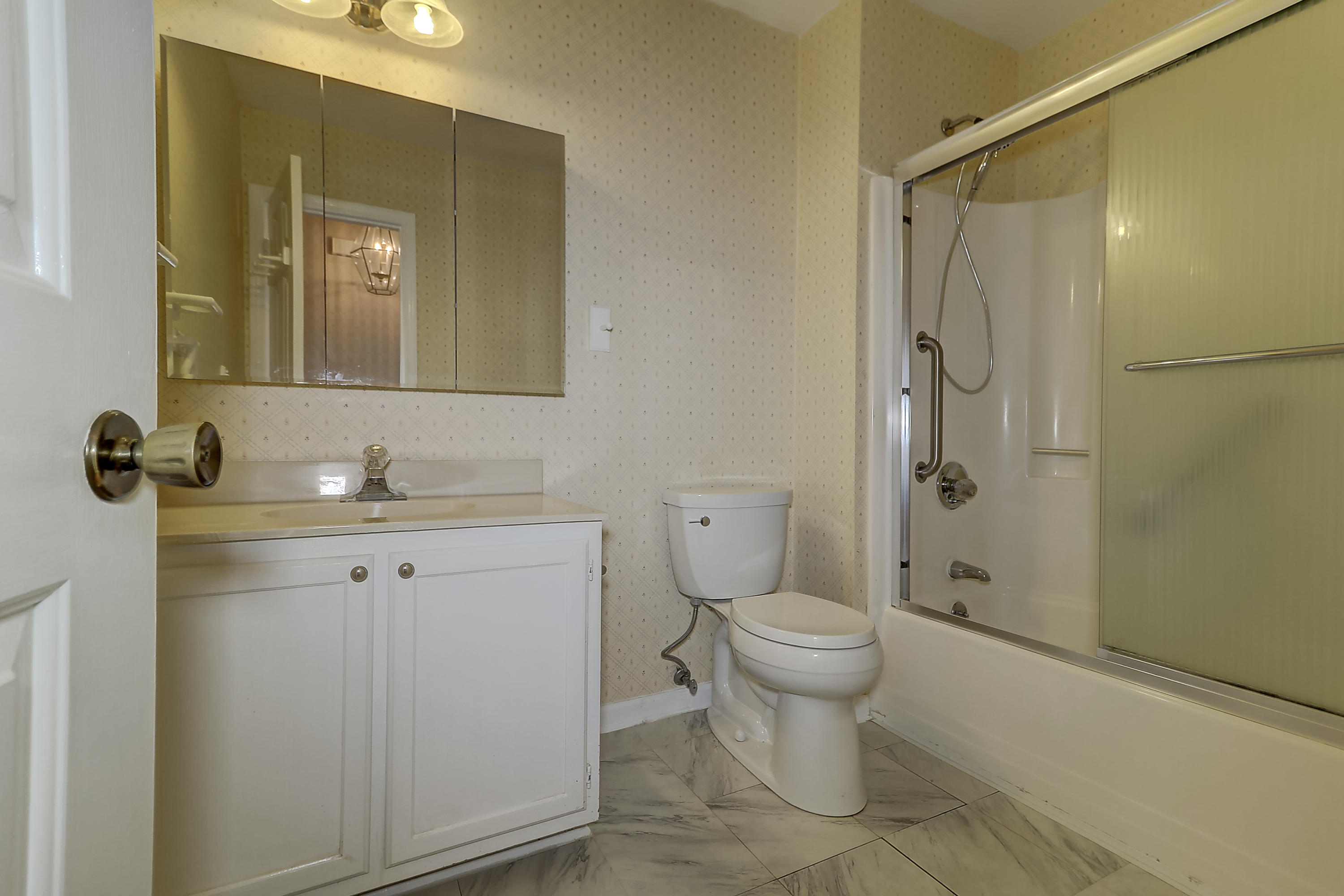 319 Commons Way Goose Creek, SC 29445 - Photo 21 of 37 Guest Bathroom