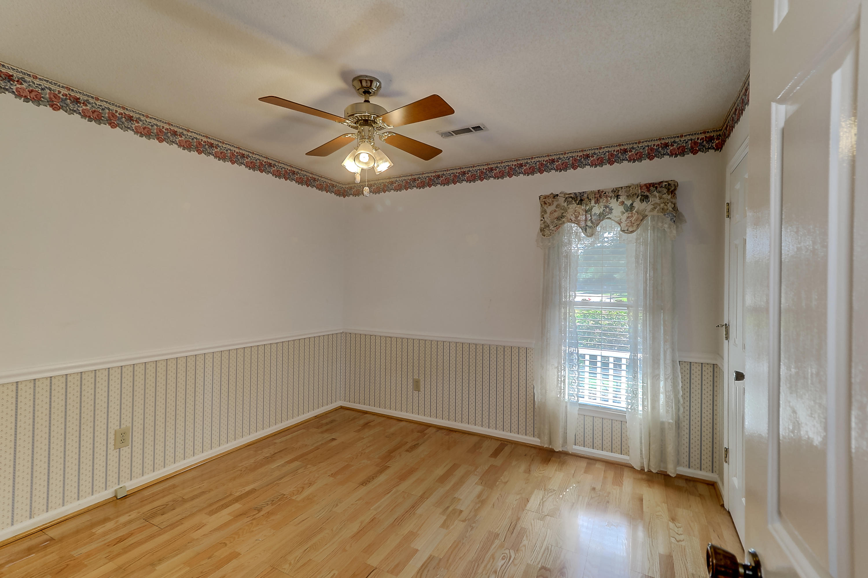 319 Commons Way Goose Creek, SC 29445 - Photo 23 of 37 319 Commons Way (34)