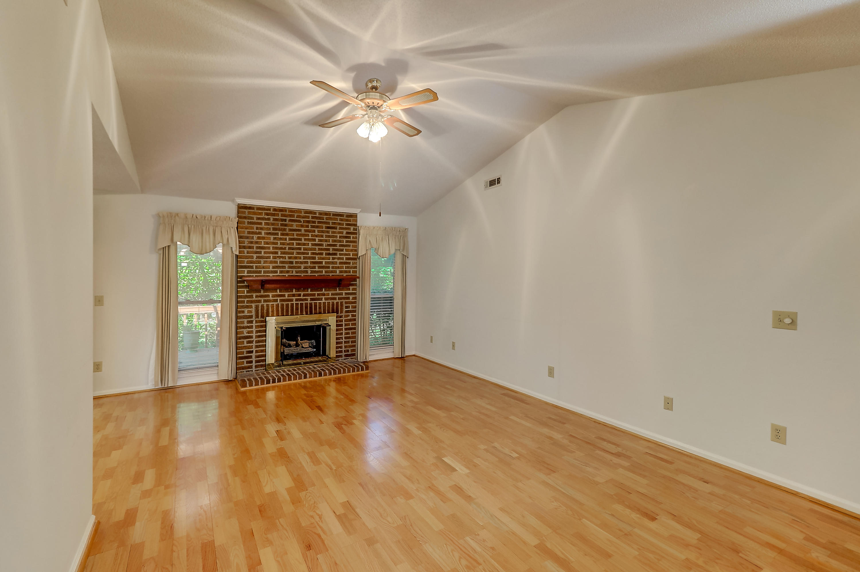 319 Commons Way Goose Creek, SC 29445 - Photo 5 of 37 319 Commons Way (6)