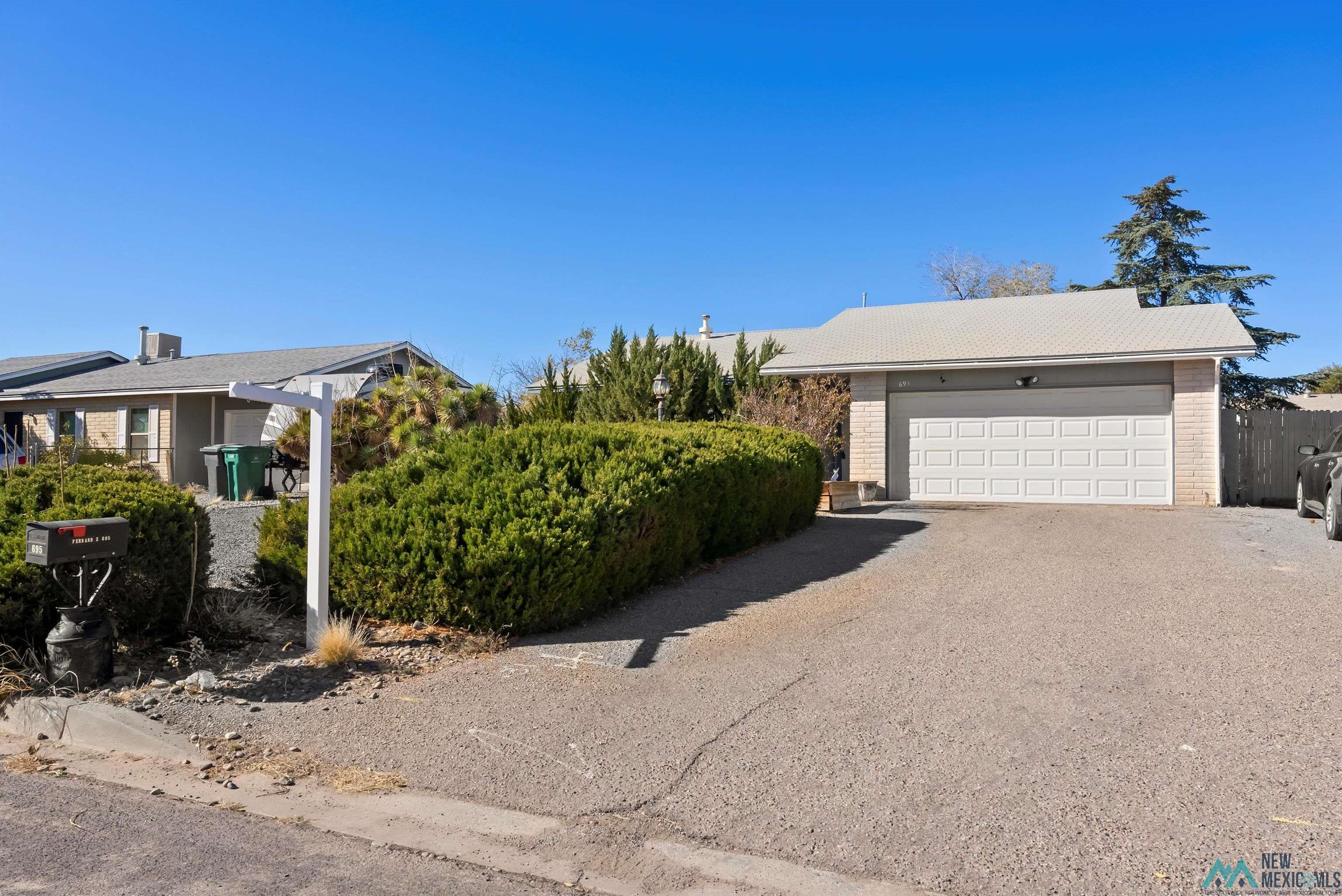 695 Polaris Boulevard Southeast Rio Rancho, NM 87124 - Photo 1 of 1 Gallery Image 1