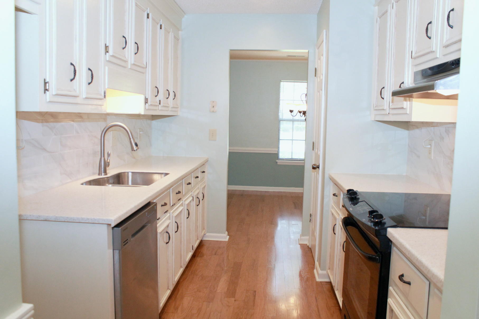 754 Tallwood Road Charleston, SC 29412 - Photo 8 of 15 Kitchen