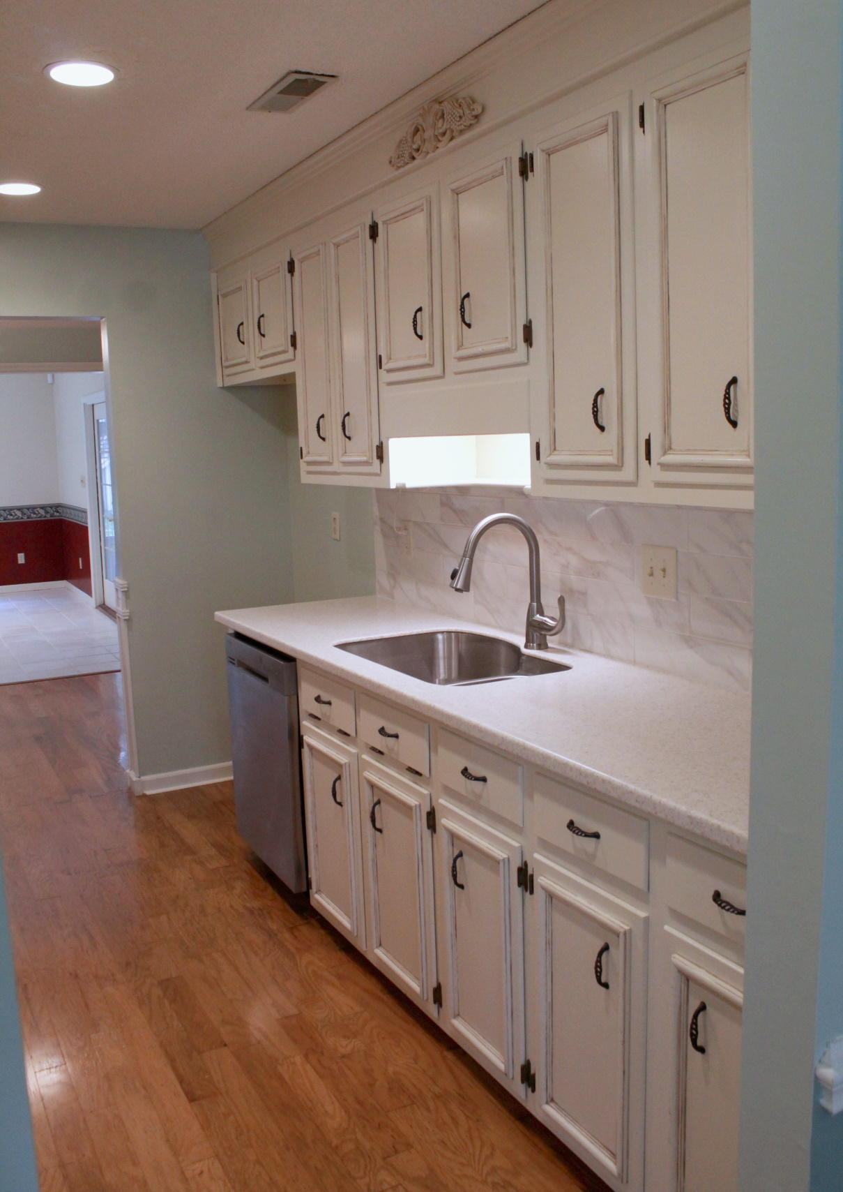754 Tallwood Road Charleston, SC 29412 - Photo 9 of 15 Kitchen cabinets