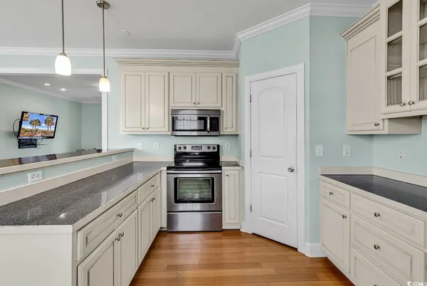 $749,900 | 6 Cottage Drive, Murrells Inlet, SC 29576