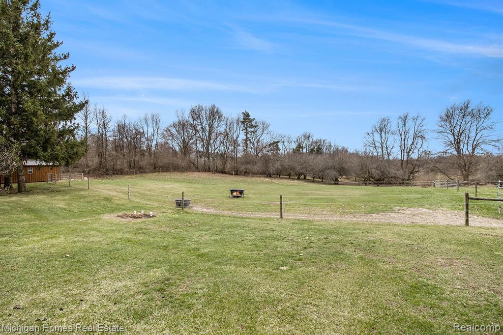 3915 North Latson Road Howell, MI 48855 - Photo 45 of 53