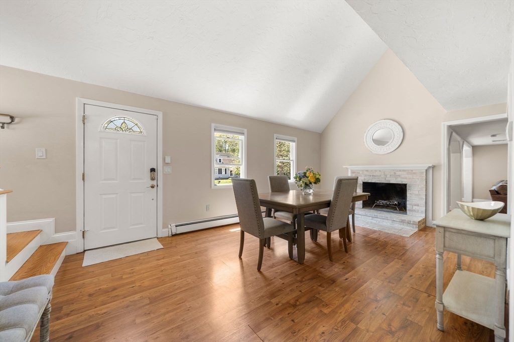 302 Ames Way Barnstable, MA 02632 - Photo 7 of 37