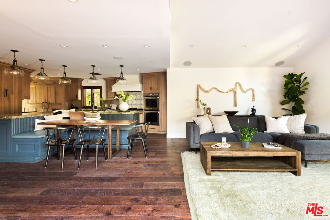254 Rees Street Playa del Rey, CA 90293 - Photo 11 of 32 a living room with furniture kitchen view and a dining table