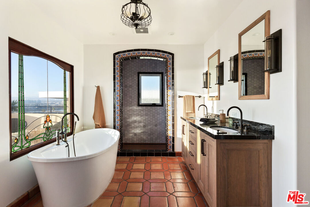 254 Rees Street Playa del Rey, CA 90293 - Photo 14 of 32 a bathroom with a bathtub and a sink