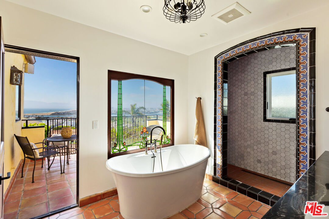 254 Rees Street Playa del Rey, CA 90293 - Photo 15 of 32 a living room with a couch and a table