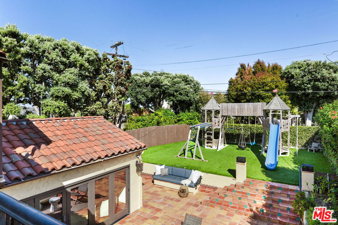 254 Rees Street Playa del Rey, CA 90293 - Photo 30 of 32 an aerial view of a house having yard