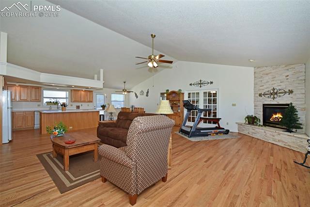 10140 Stapleton Road Colorado Springs, CO 80908 - Photo 8 of 34 Gallery Image 8