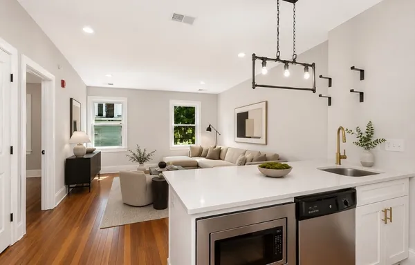 $3,950 | 85 Webster Street, Unit 3, Boston, MA 02128