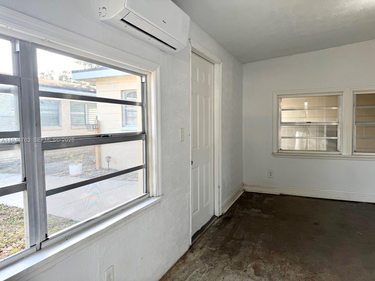 565 Forrest Drive Bartow, FL 33830 - Photo 31 of 44 a view of an empty room with a window