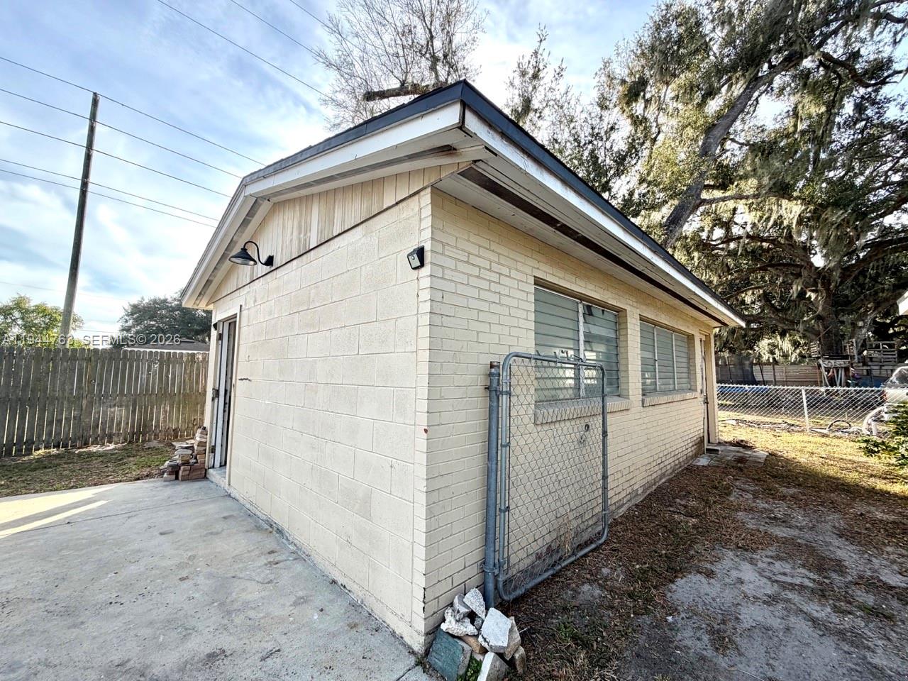 565 Forrest Drive Bartow, FL 33830 - Photo 40 of 44 a backyard of a house