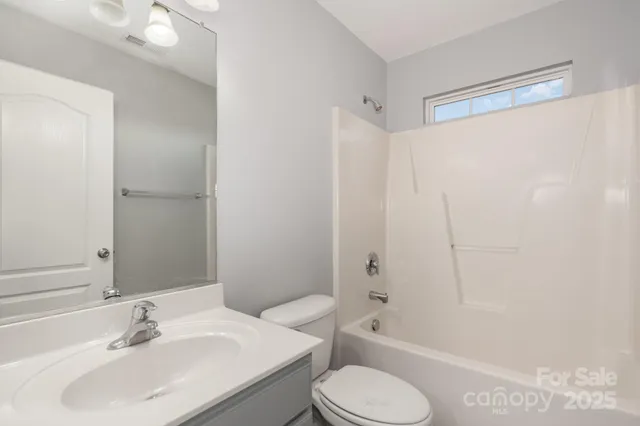 $425,000 | 1457 Jc Raulston Court, Hickory, NC 28602