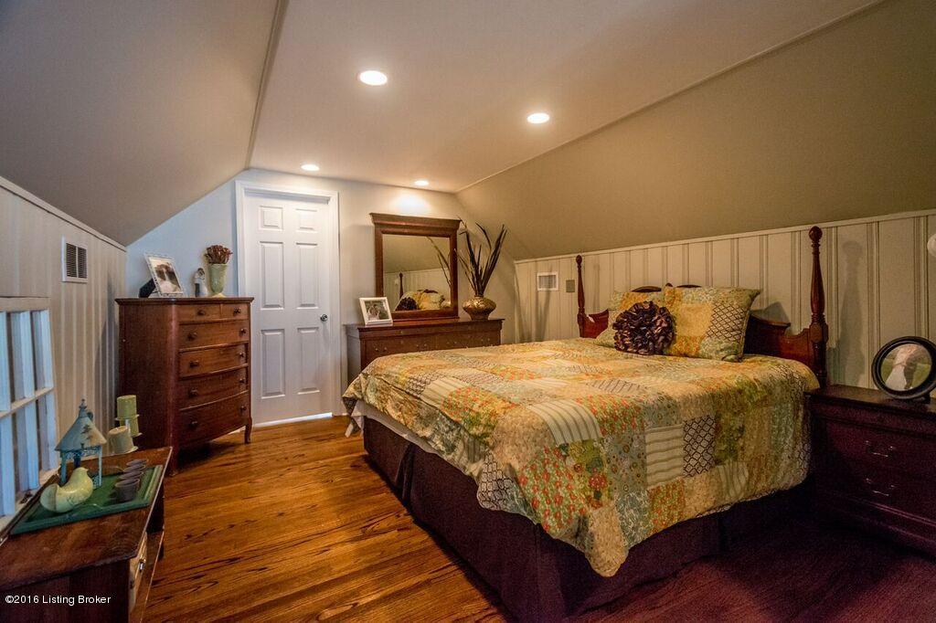 3713 Hughes Road Louisville, KY 40207 - Photo 8 of 20 IMG_1414(1)