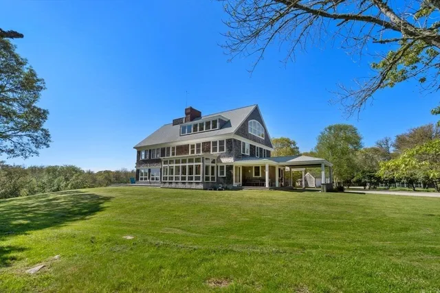$3,950,000 | 1069 Horseneck Road, Westport, MA 02790