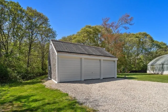 $3,950,000 | 1069 Horseneck Road, Westport, MA 02790