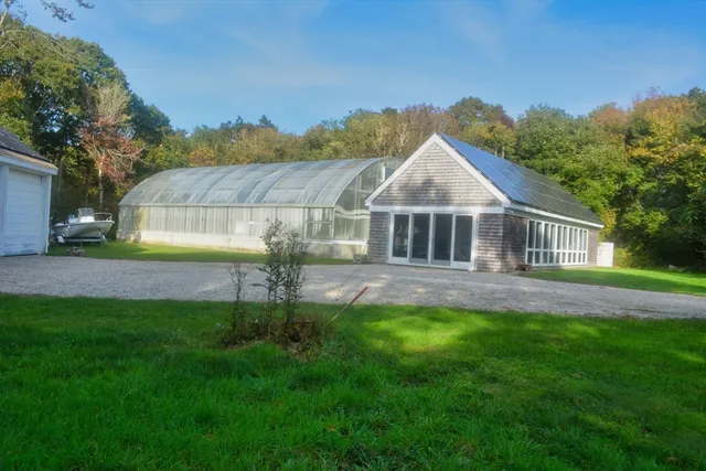 $3,950,000 | 1069 Horseneck Road, Westport, MA 02790