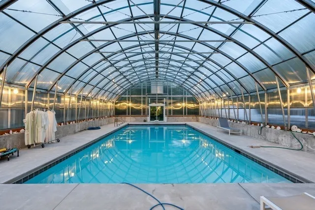 $3,950,000 | 1069 Horseneck Road, Westport, MA 02790