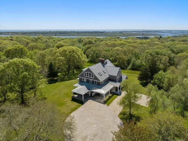 $3,950,000 | 1069 Horseneck Road, Westport, MA 02790