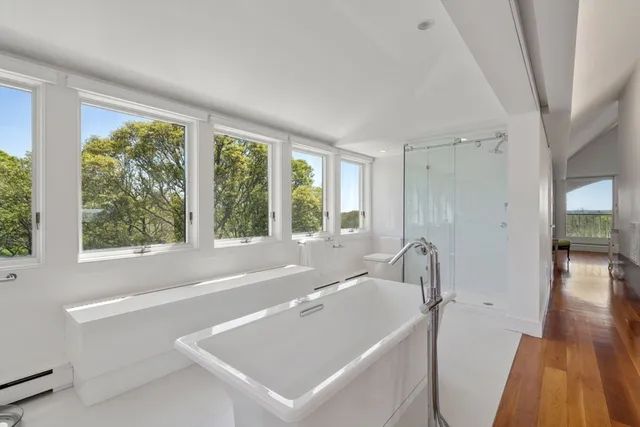 $3,950,000 | 1069 Horseneck Road, Westport, MA 02790