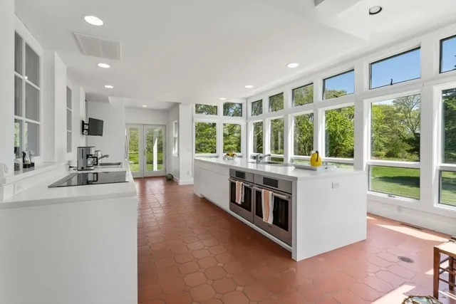 $3,950,000 | 1069 Horseneck Road, Westport, MA 02790