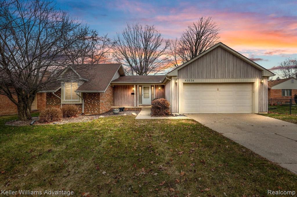 43534 Hanford Road Canton, MI 48187 - Photo 1 of 28