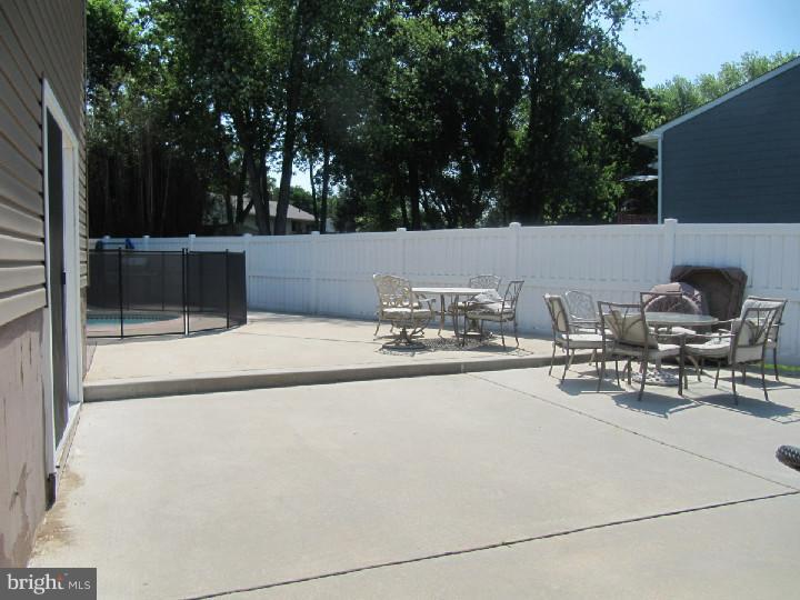 21 Knoll Road Stratford, NJ 08084 - Photo 7 of 22