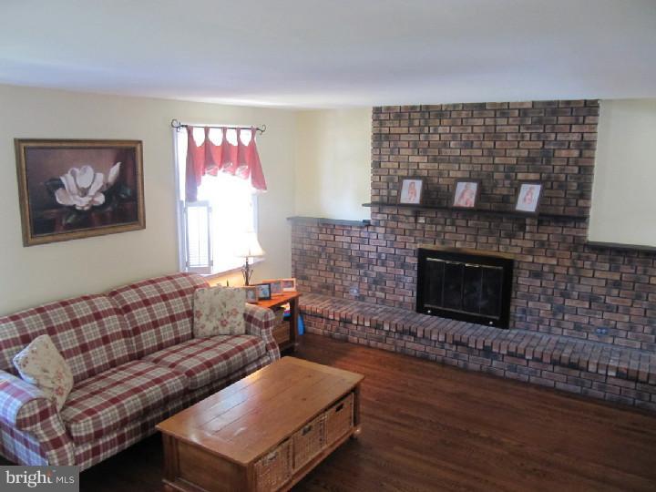 21 Knoll Road Stratford, NJ 08084 - Photo 10 of 22