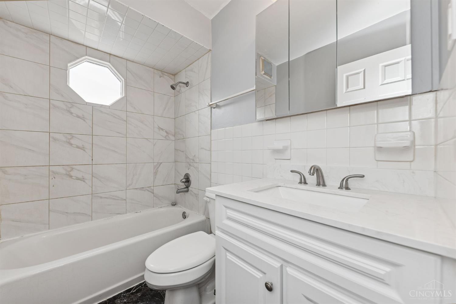 2412 Findlater Court Cincinnati, OH 45230 - Photo 16 of 19