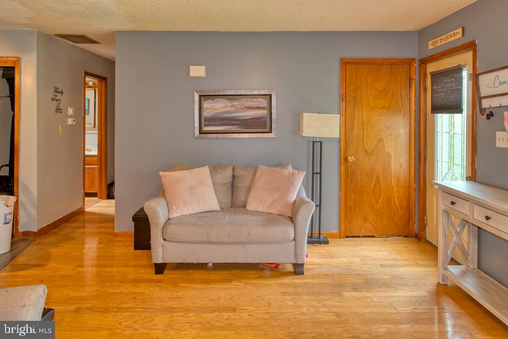 507 Fox Run Road Woodbury, NJ 08096 - Photo 8 of 22