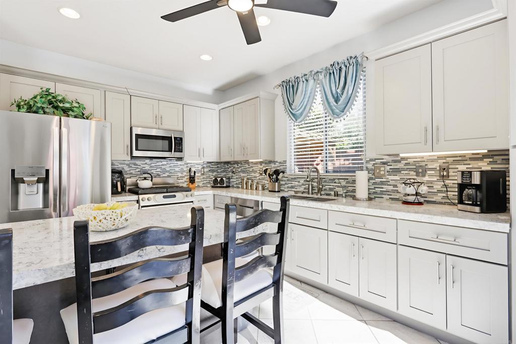 868 Panella Court Oceanside, CA 92057 - Photo 17 of 41