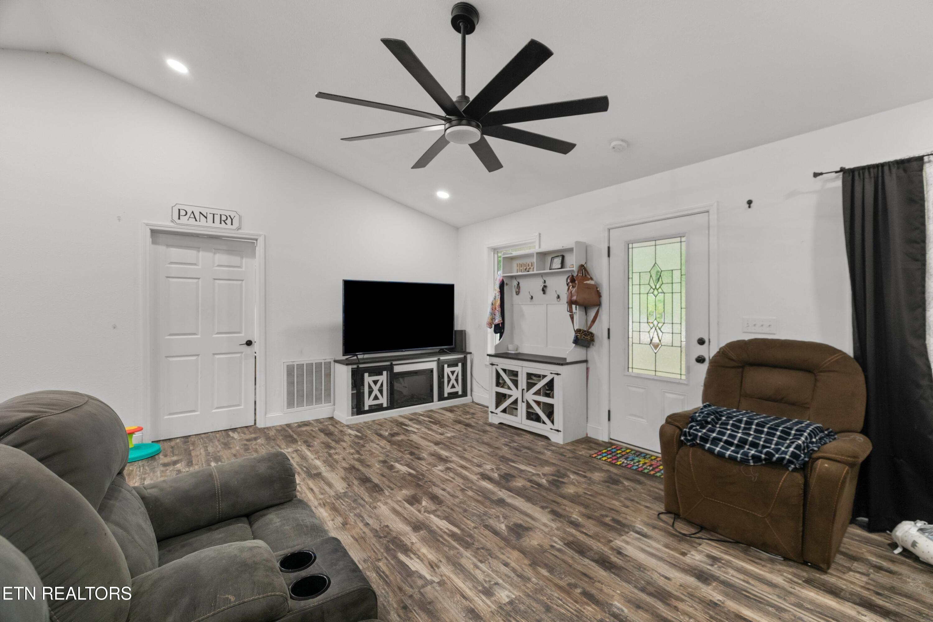 753 Dalton Ridge Road Thorn Hill, TN 37881 - Photo 4 of 34 008-753DaltonRidgeRoad-ThornHill-TN-3788