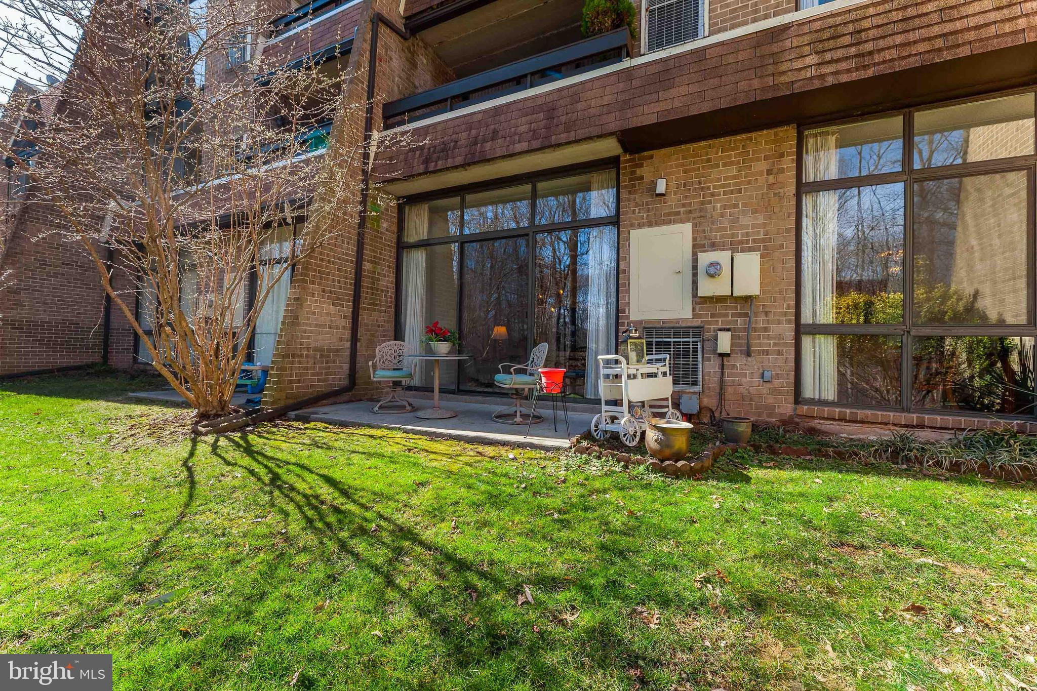 11564 Rolling Green Court, Unit 100 Reston, VA 20191 - Photo 2 of 36