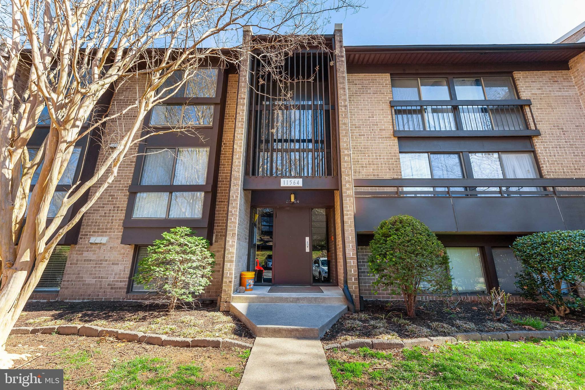 11564 Rolling Green Court, Unit 100 Reston, VA 20191 - Photo 34 of 36