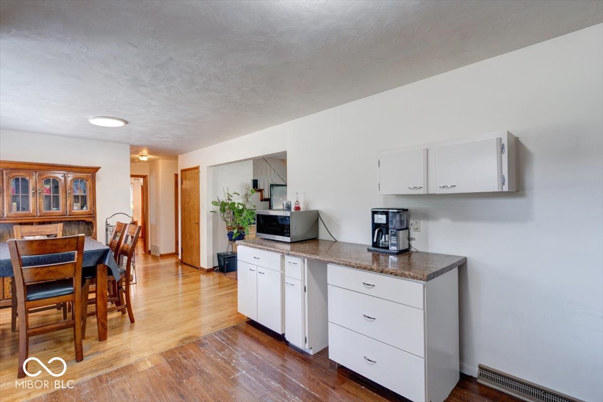 418 Brewer Drive Greenwood, IN 46142 - Photo 11 of 37