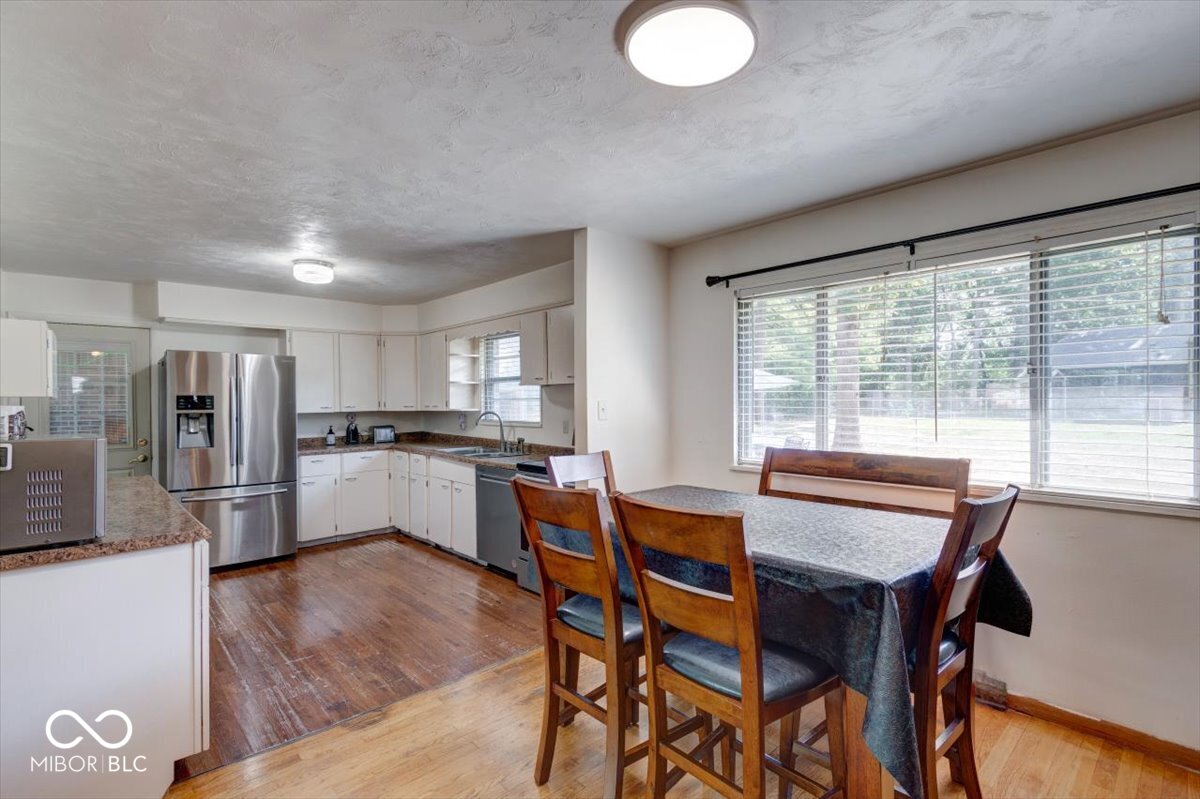 418 Brewer Drive Greenwood, IN 46142 - Photo 14 of 37