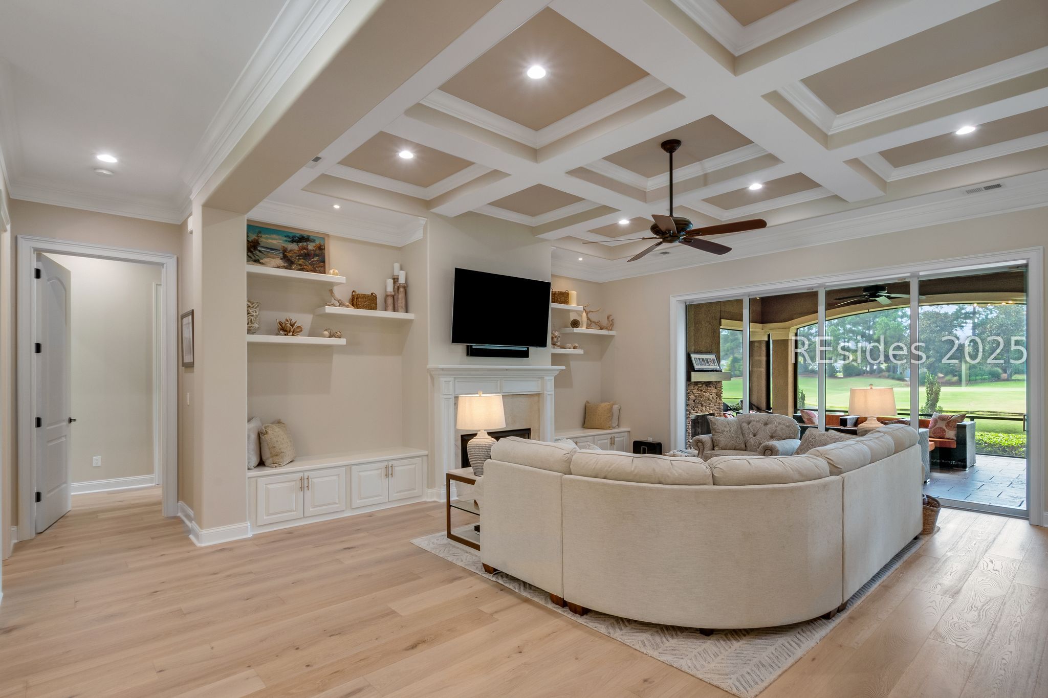 1037 Berkeley Hall Boulevard Bluffton, SC 29909 - Photo 4 of 47 Expansive great room