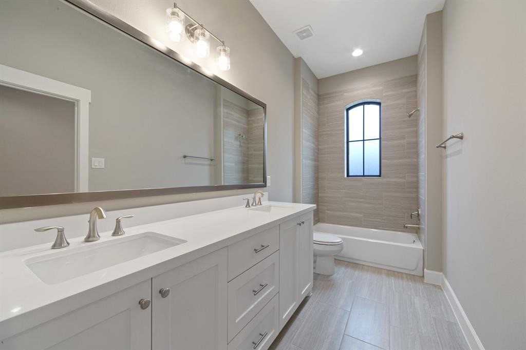 1119 East 27th Street Houston, TX 77009 - Photo 15 of 27 Photo is of like property: 4119 Marina St MLS#52308067