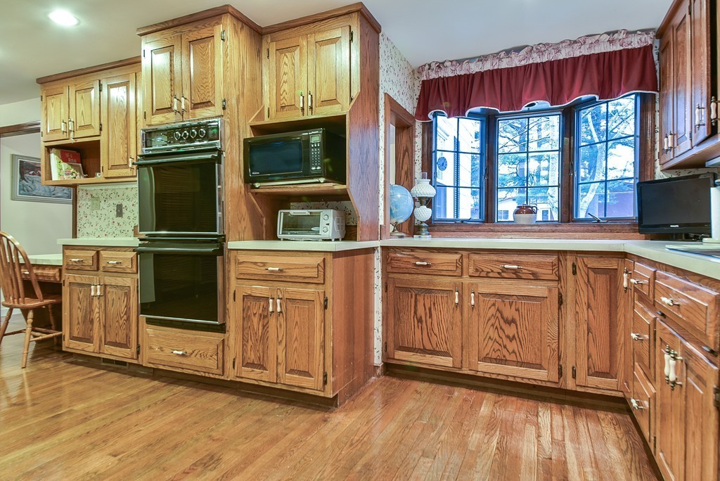 24 Oakridge Road Holliston, MA 01746 - Photo 8 of 19 Gallery Image 8