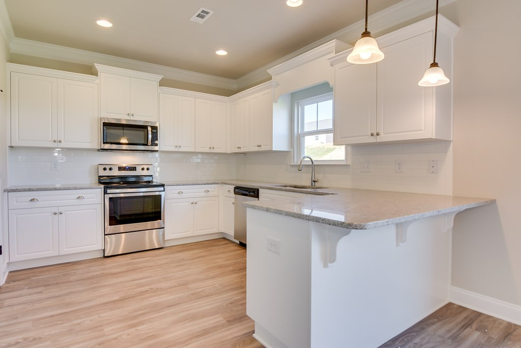 4057 Cottingham Way Augusta, GA 30909 - Photo 8 of 40 Stock Photo