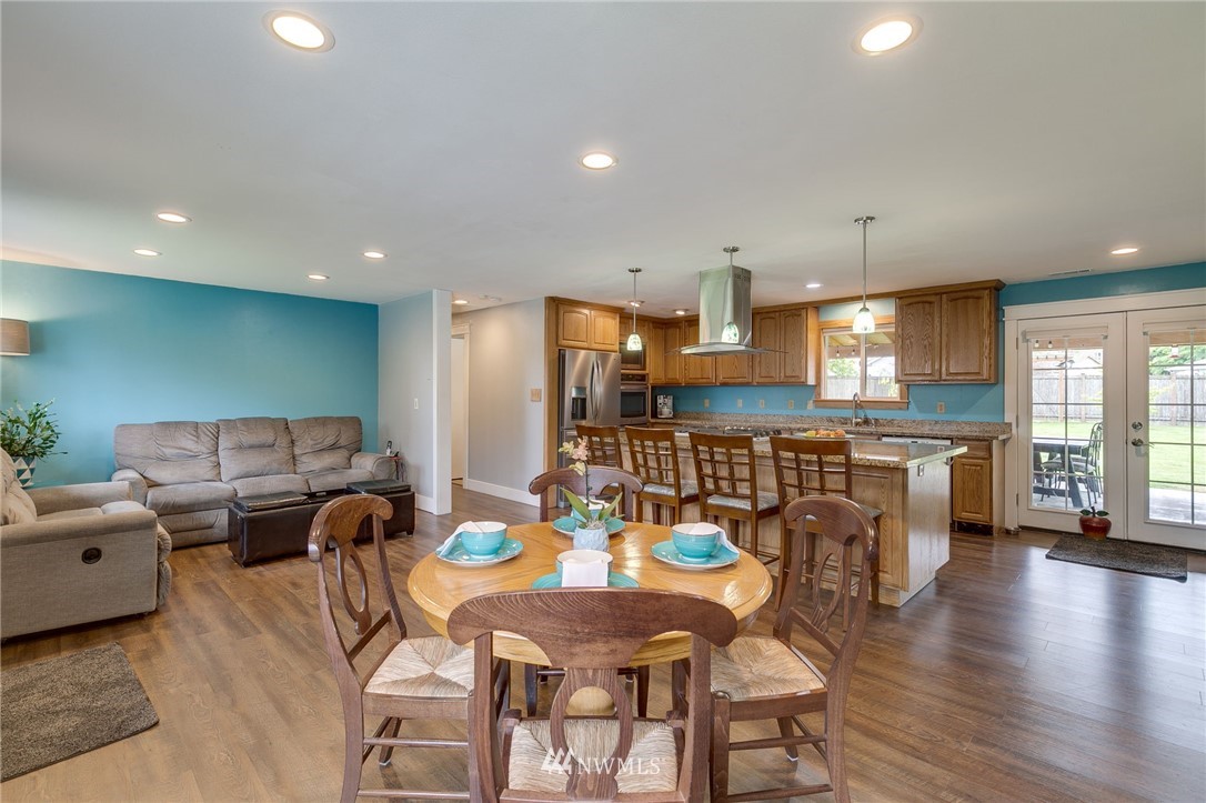 17403 Gravenstein Road Bothell, WA 98012 - Photo 2 of 21