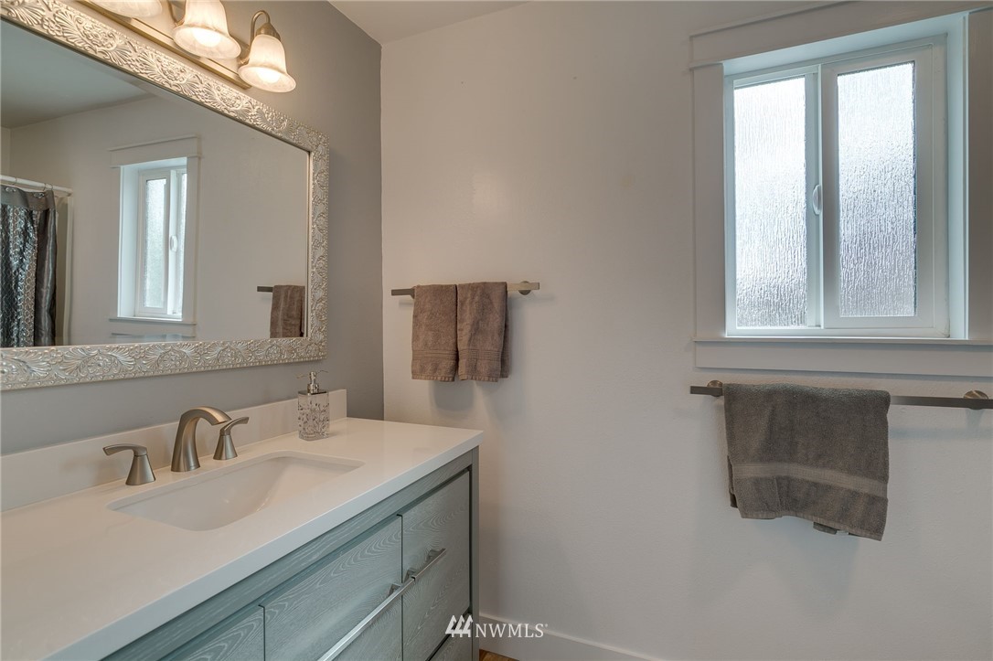 17403 Gravenstein Road Bothell, WA 98012 - Photo 14 of 21